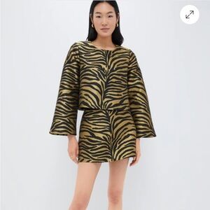 Tuckernuck Black and Gold Zebra Print Set